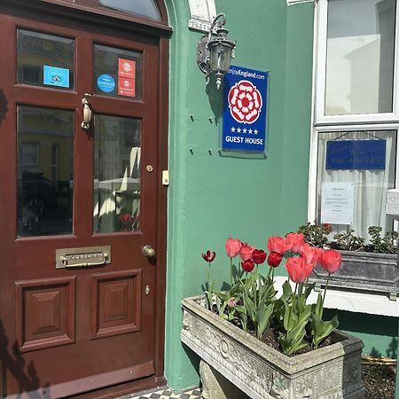 Albert & Victoria Guest House Eastbourne Zewnętrze zdjęcie