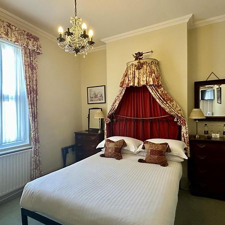 Albert & Victoria Guest House Eastbourne Zewnętrze zdjęcie