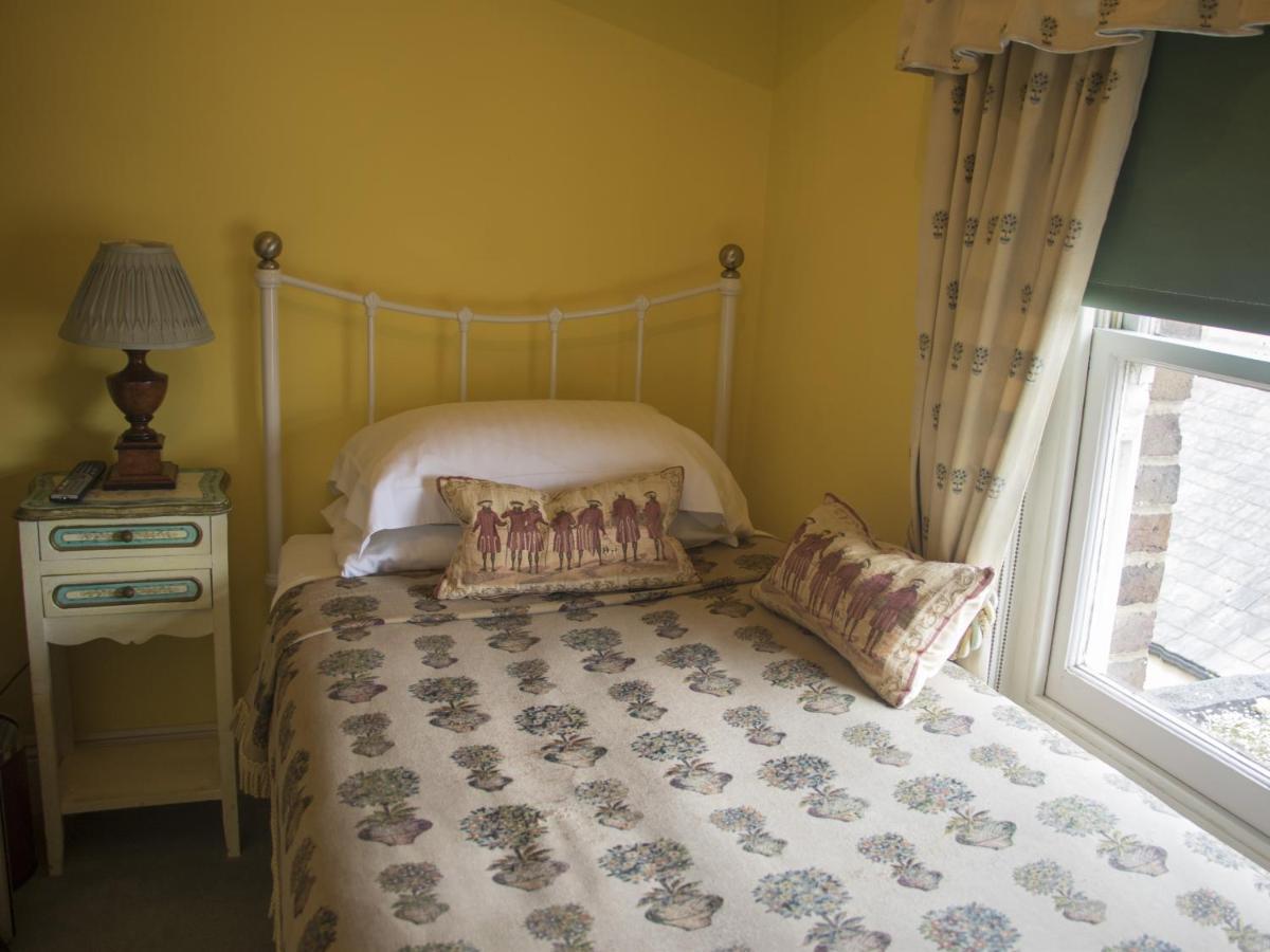 Albert & Victoria Guest House Eastbourne Zewnętrze zdjęcie