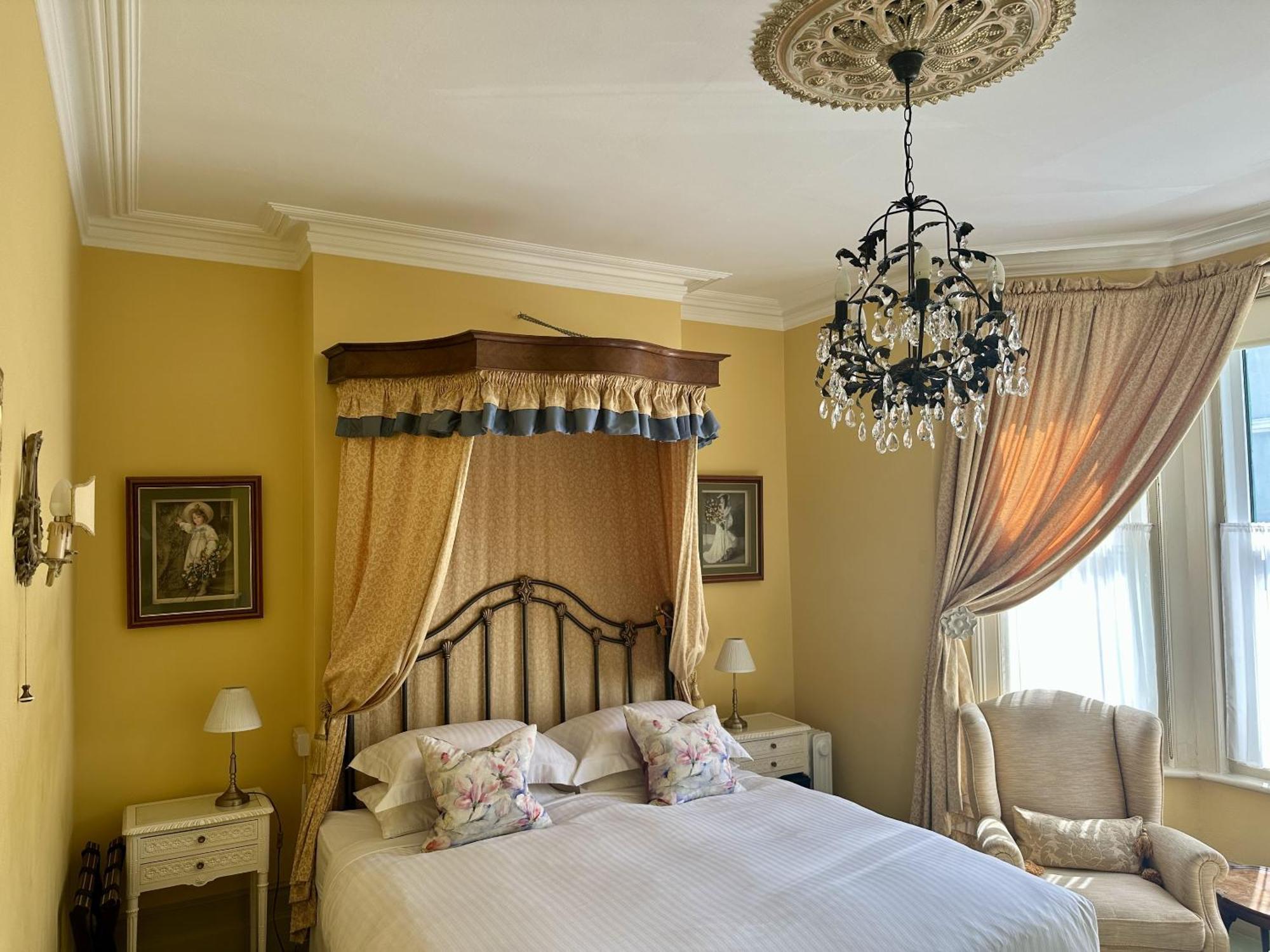 Albert & Victoria Guest House Eastbourne Zewnętrze zdjęcie