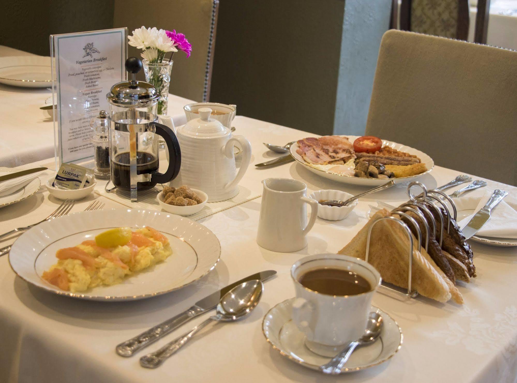 Albert & Victoria Guest House Eastbourne Zewnętrze zdjęcie
