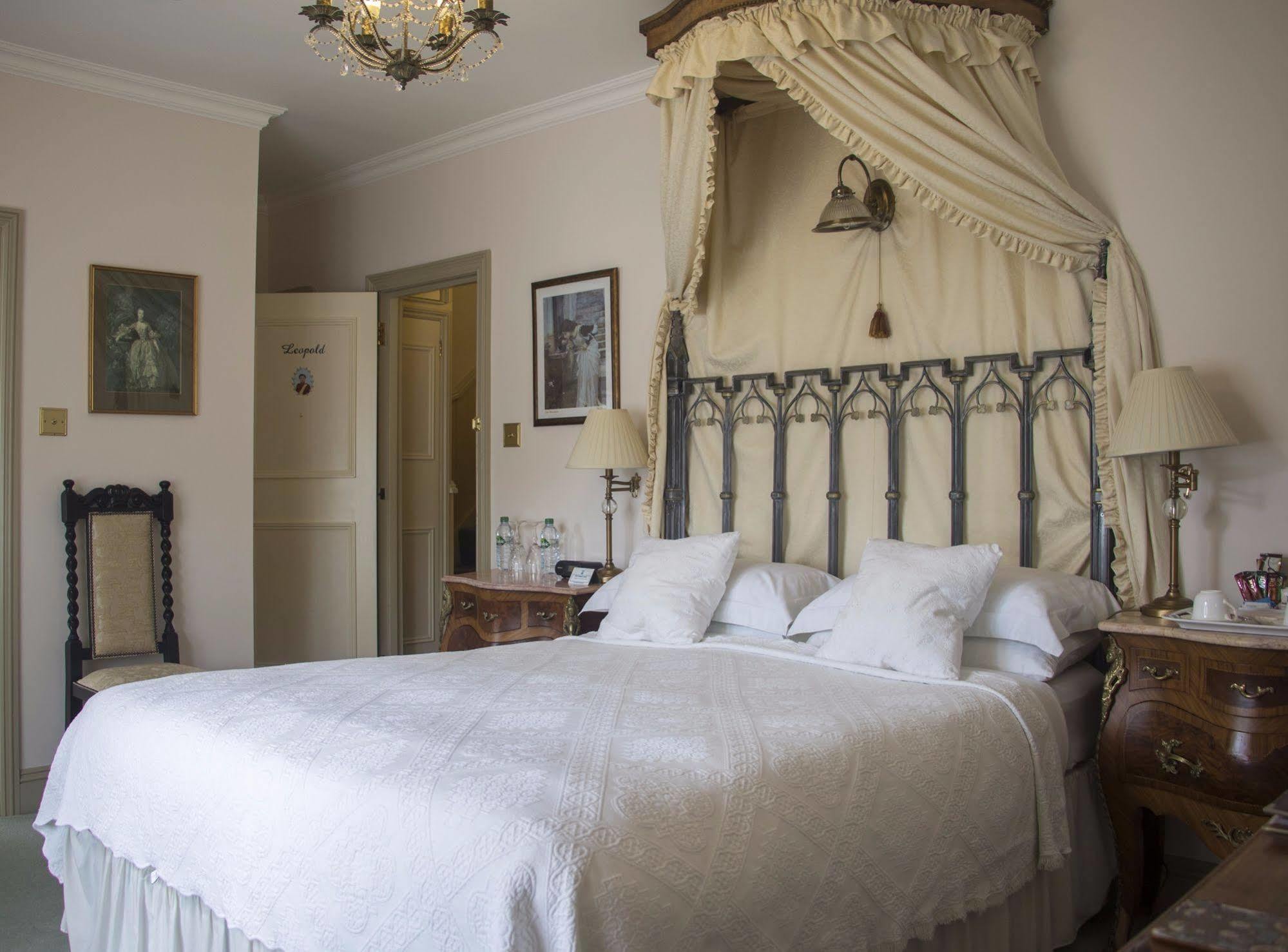 Albert & Victoria Guest House Eastbourne Zewnętrze zdjęcie